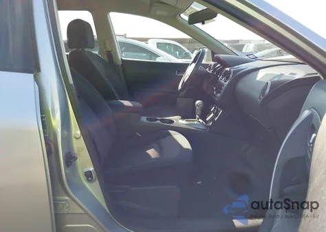 2011 Nissan Rogue Sv z USA, uszkodzony, nr VIN JN8AS5MT0BW573579